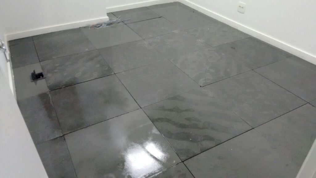 Verniz Acrílico Pisos e Fachadas - 900 ml